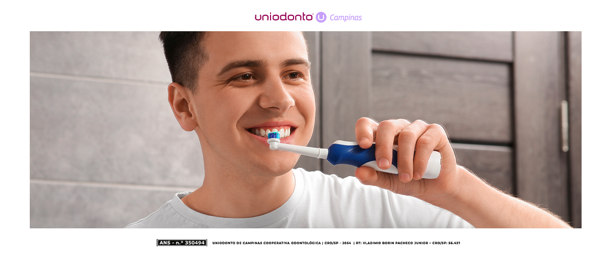 A escova de dente elétrica vale a pena? Descubra seus principais benefícios e o que considerar na hora da compra.